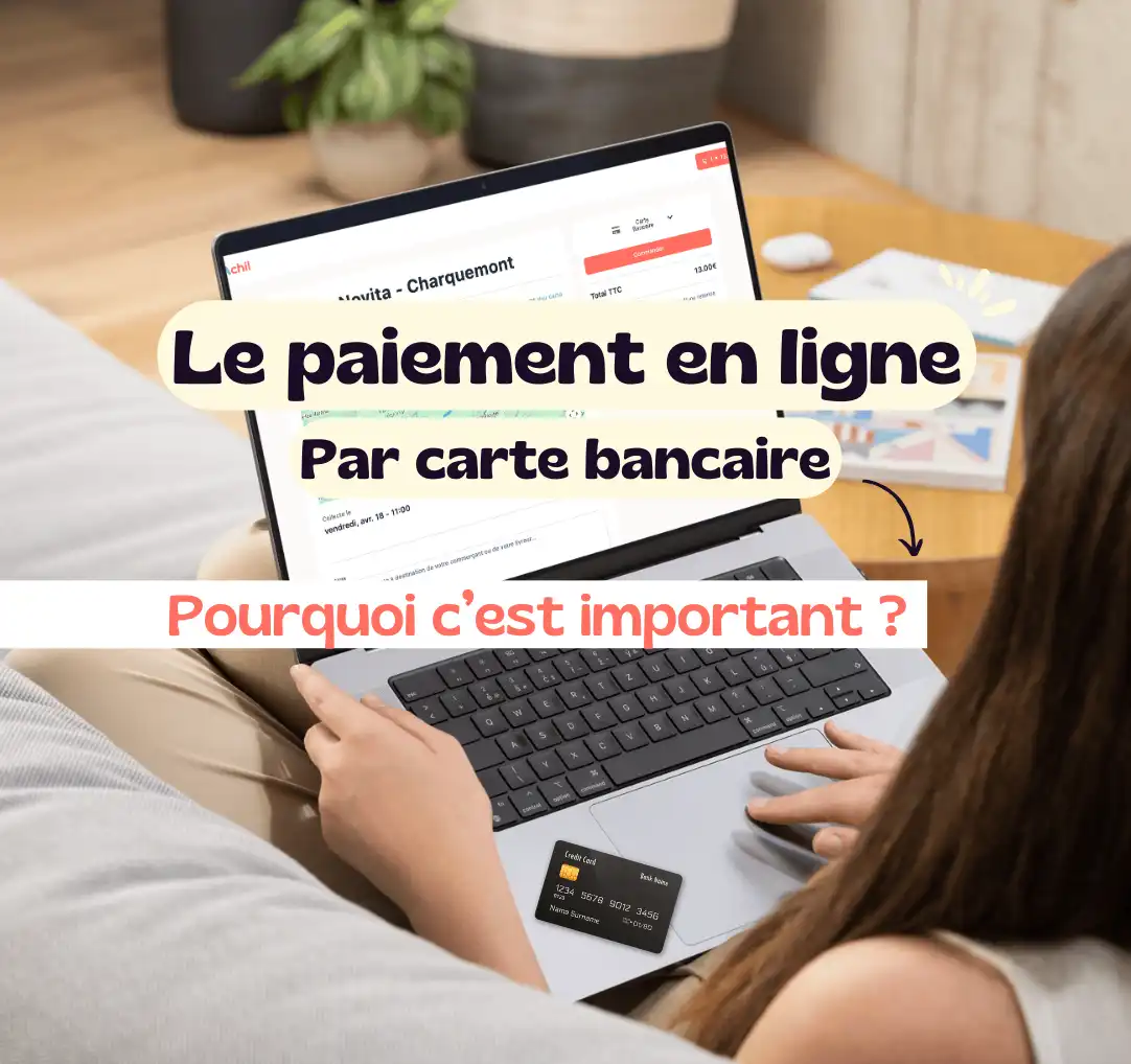 Image d'une personne qui passe une commande en ligne avec sa carte bancaire